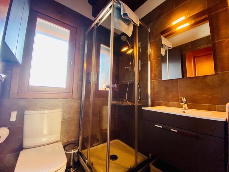 baño y ducha planta primera